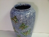 Grand vase bleu avec papillons